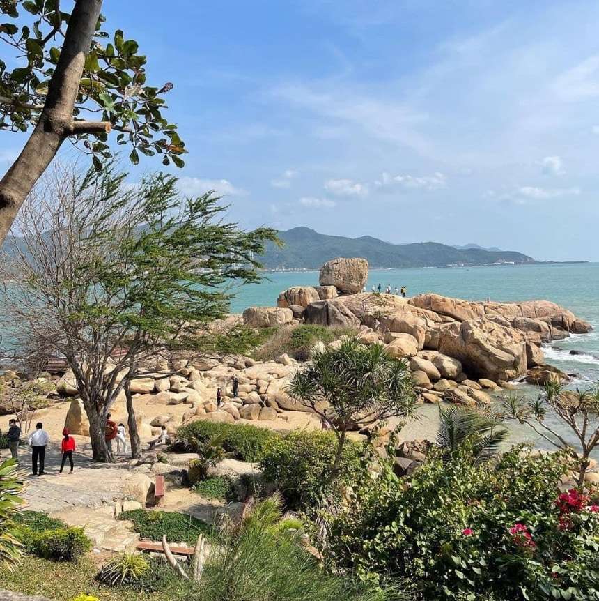 Hòn Chồng – Hòn Vợ